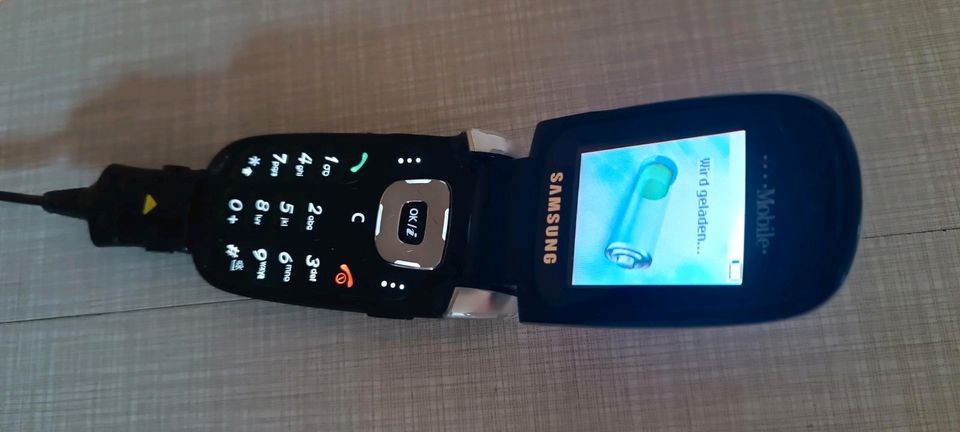 Samsung SGH-X660 Klapphandy mit Tasten in Geroda