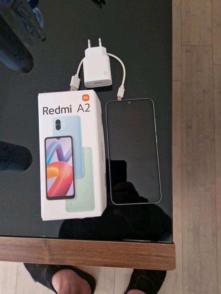 Redmi A2   2GB RAM 32 GB Rom in Hamburg