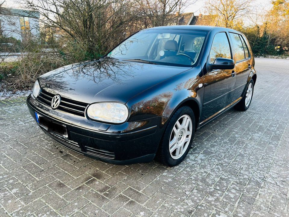 Golf 1.6 voll fahrbereit Export in Delligsen