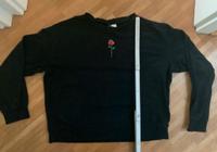 Sweatshirt Divided H&M schwarz S mit Rose Bayern - Bruckmühl Vorschau