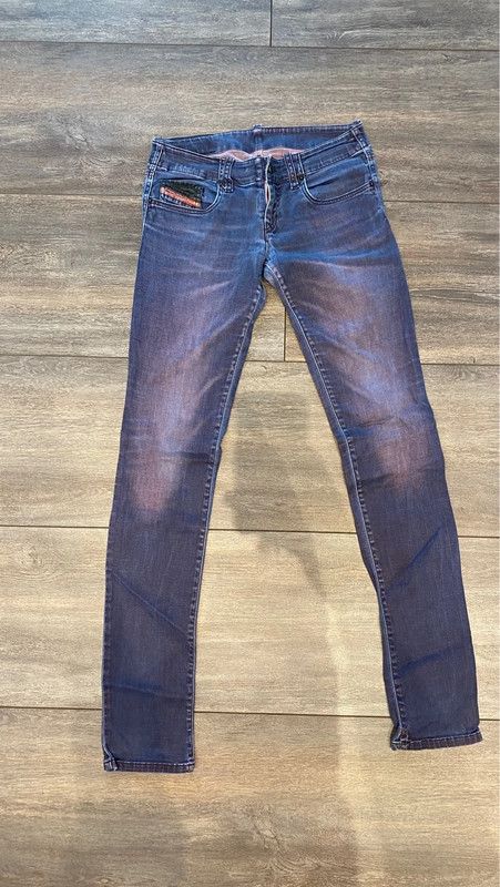 Diesel Jeans lila W27 in Ochtendung