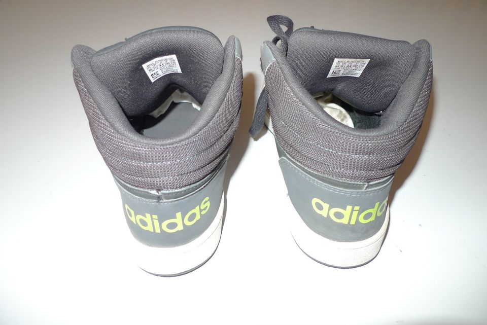 adidas - Sneaker, Skater, Gr. 44 in Berlin