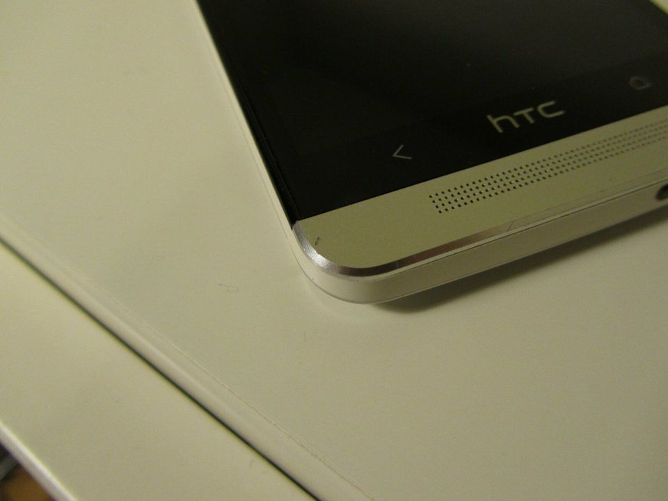 HTC One M7 Silber 32GB von O2 in Fischen