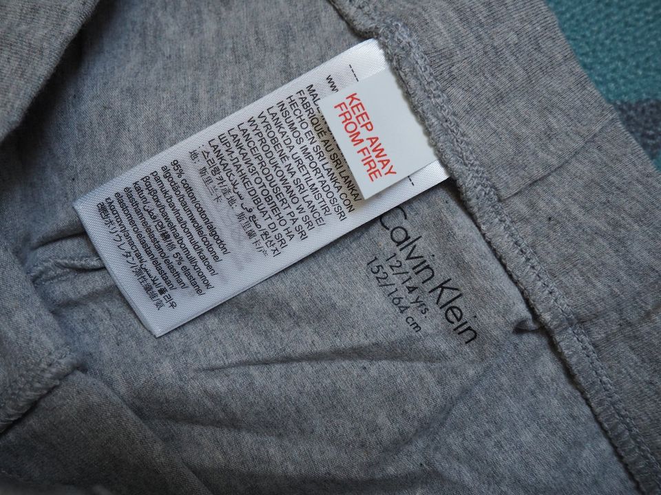 NEU Orig. Calvin Klein Schlafanzug Gr.128/134 lang NP60€ in Hamburg