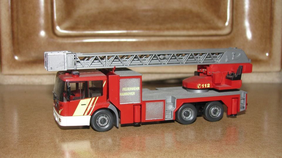 Feuerwehr Hannover Wiking DLK Econic in Fulda