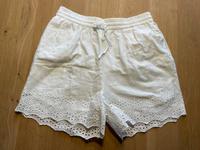 Kurze Hose weiß Größe M Bayern - Randersacker Vorschau