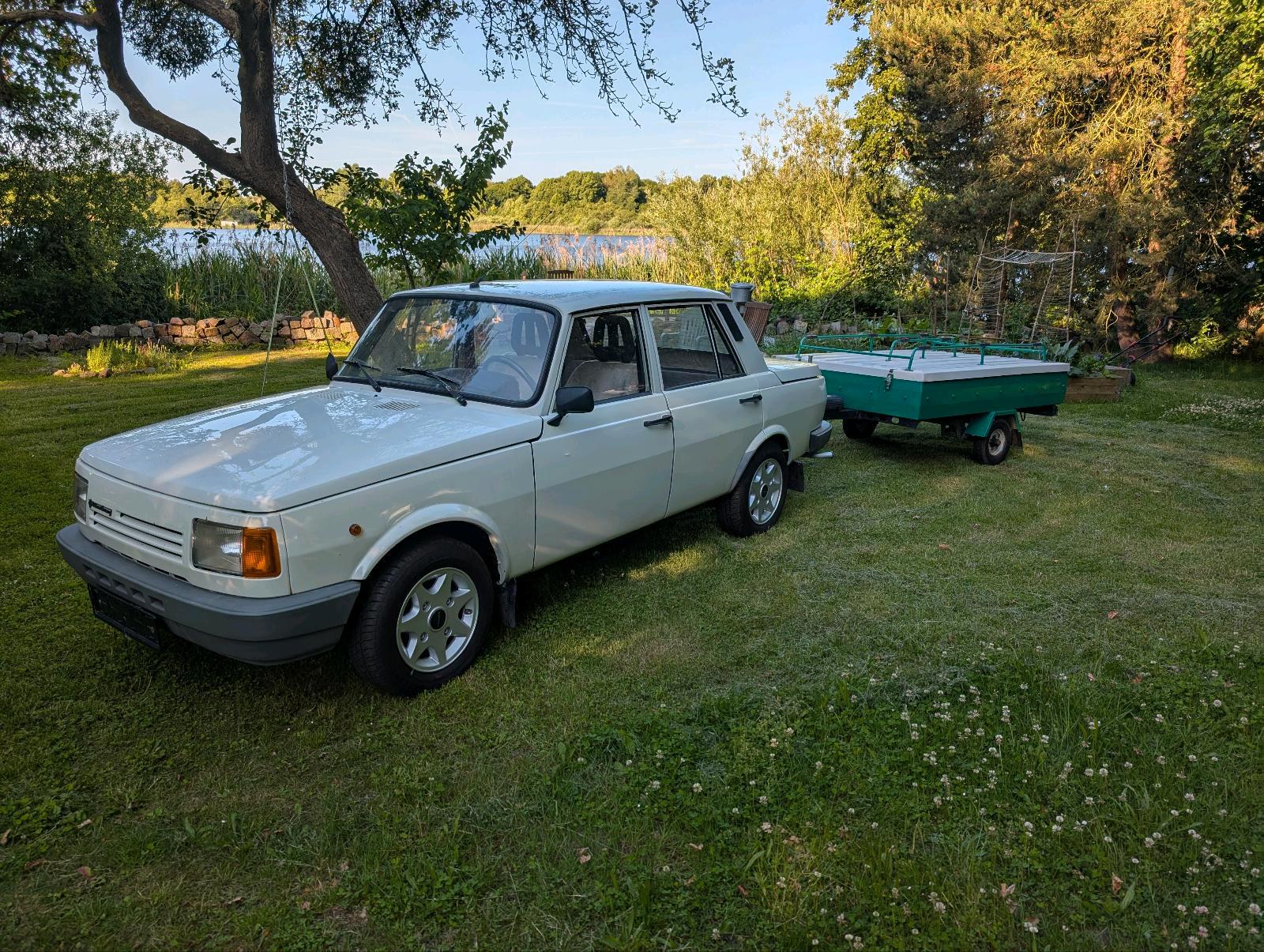 Abbildung des Autos Wartburg 1.3 + Rhön Univ…