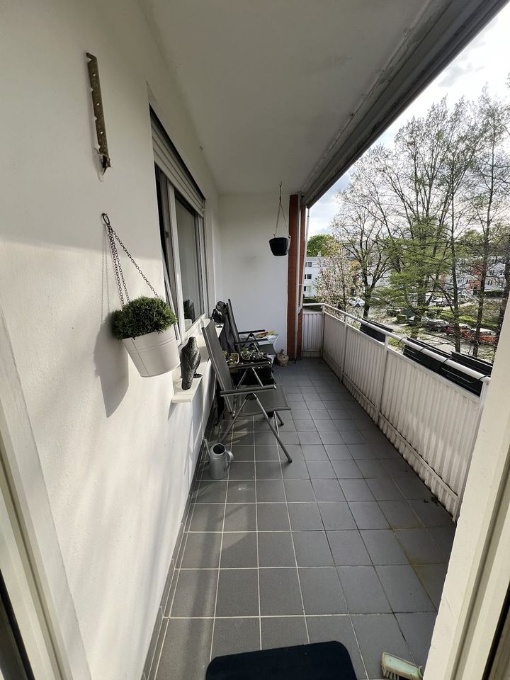 Sonnige 3 – Zimmerwohnung mit Balkon in Uni – Nähe in Bielefeld