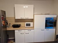 Küche - weiß mit Geräten und Spülmaschine Nordrhein-Westfalen - Sundern (Sauerland) Vorschau