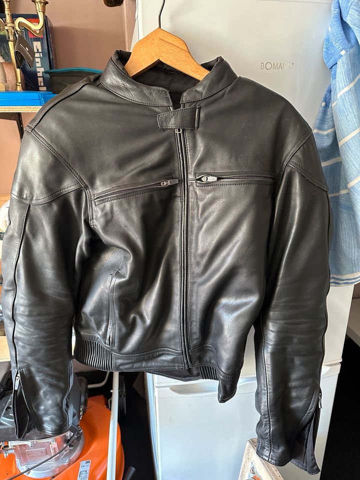 Mohawk Motorrad Lederjacke Grösse 48 in Berlin