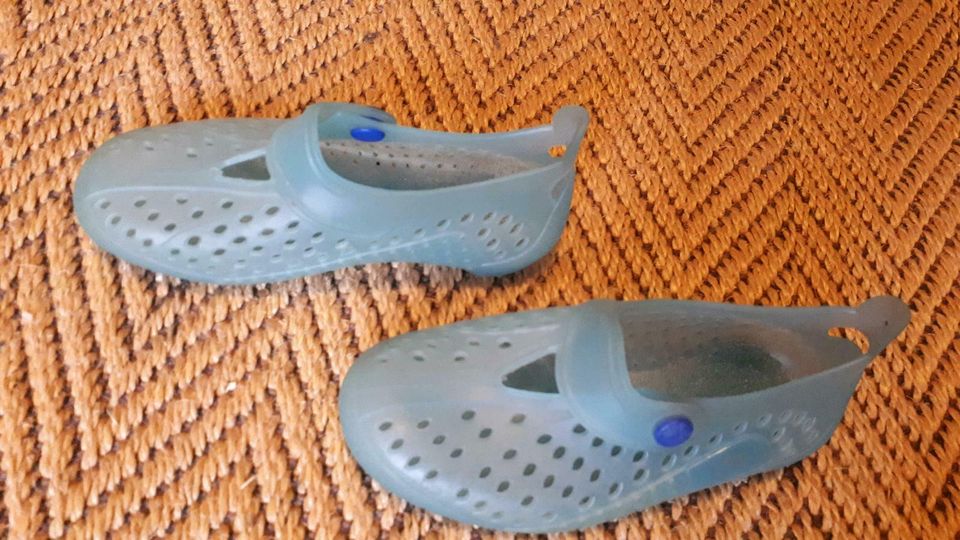 Kinder Badelatschen Badeschuhe Wasserschuhe türkis Gr. 26/27 in Leipzig