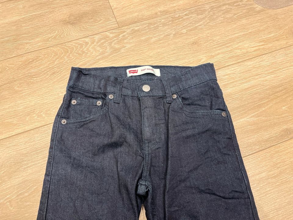 Neue Levi’s Jeans skinny Größe 152 nie getragen in Paderborn