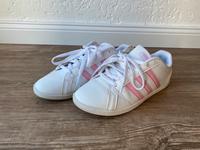 Weiße Sneaker von Adidas Niedersachsen - Rinteln Vorschau
