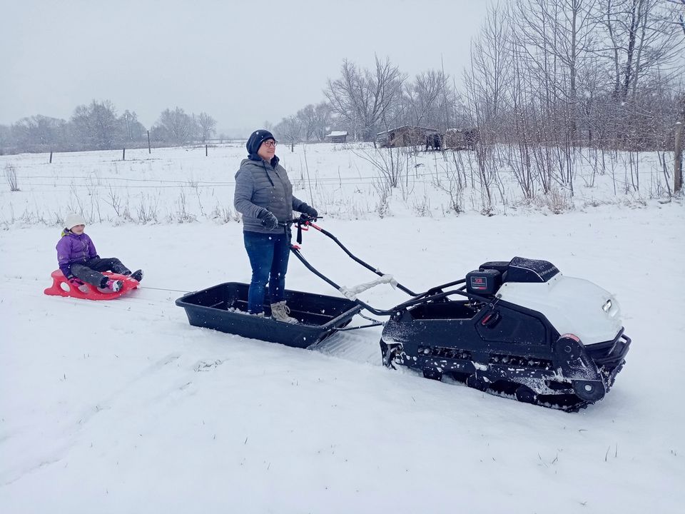 Raupenschlitten Zugschlitten Raupentransporter Skidoo Schnee in Kühbach