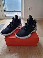 Nike Team Diamond Mid Air Jordan Schuhe Größe 45 Hessen - Bad Vilbel Vorschau