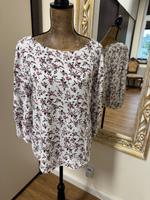 Weißes Blusenshirt mit Blütenprint / Blumenmuster Hessen - Bad Arolsen Vorschau