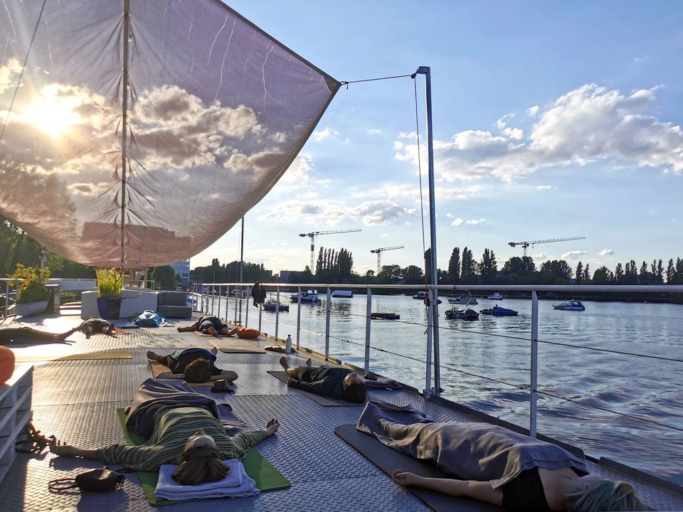 Yogaretreat ❊ Tagesretreat auf dem Wasser, in Berlin ❊ für Frauen in Berlin