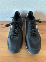 Turnschuhe schwarz Bayern - Wolnzach Vorschau