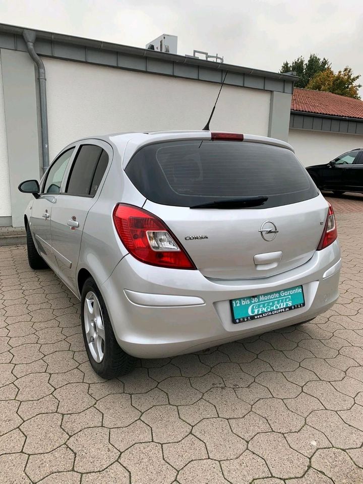 Opel Corsa D 1.2 Navigation Rückfahrkamera TÜV neu in Henstedt-Ulzburg