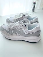 New Balance Sneakers grau weiß 40 Kreis Pinneberg - Pinneberg Vorschau