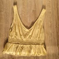 Hollister Crop Top/ Kurzes Top in hellgelb mit Blumen Nordrhein-Westfalen - Oberhausen Vorschau