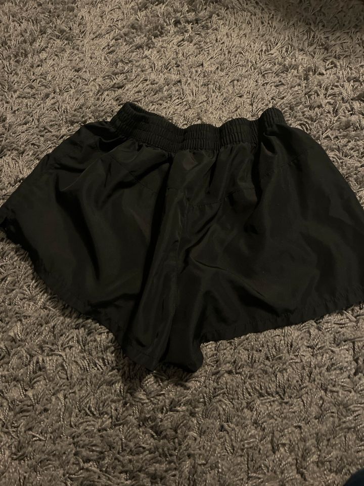 Calvin Klein Pants kurze Hose Sporthose m 38 in Bad Aibling