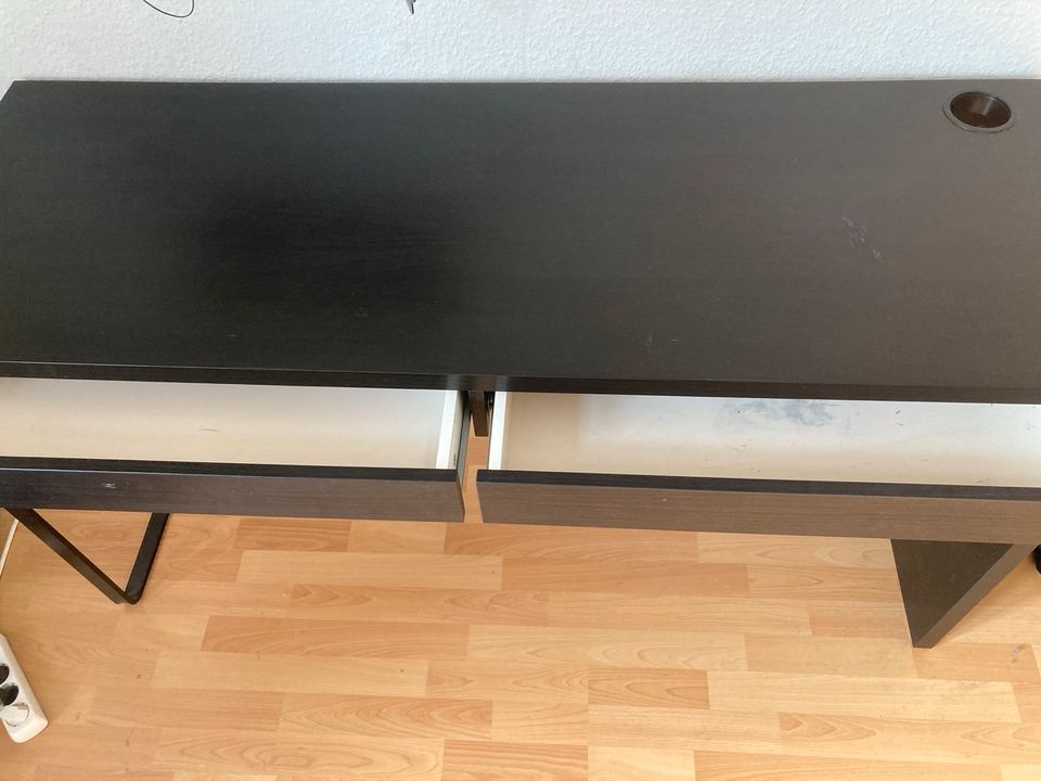 IKEA Schreibtisch "Micke" in schwarz (bei Bedarf mit Stuhl) in Nordhausen