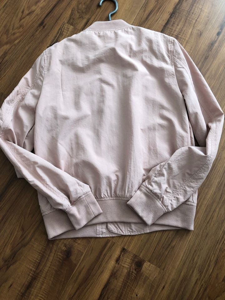 Zara Damen Jacke Übergang altrosa Gr.XS top Zustand in Hannover