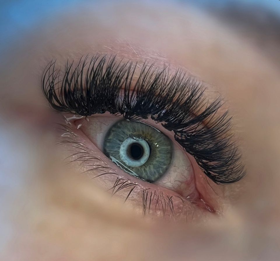 Ich biete Wimpernverlängerung und Wimpernlifting an in Baden-Baden