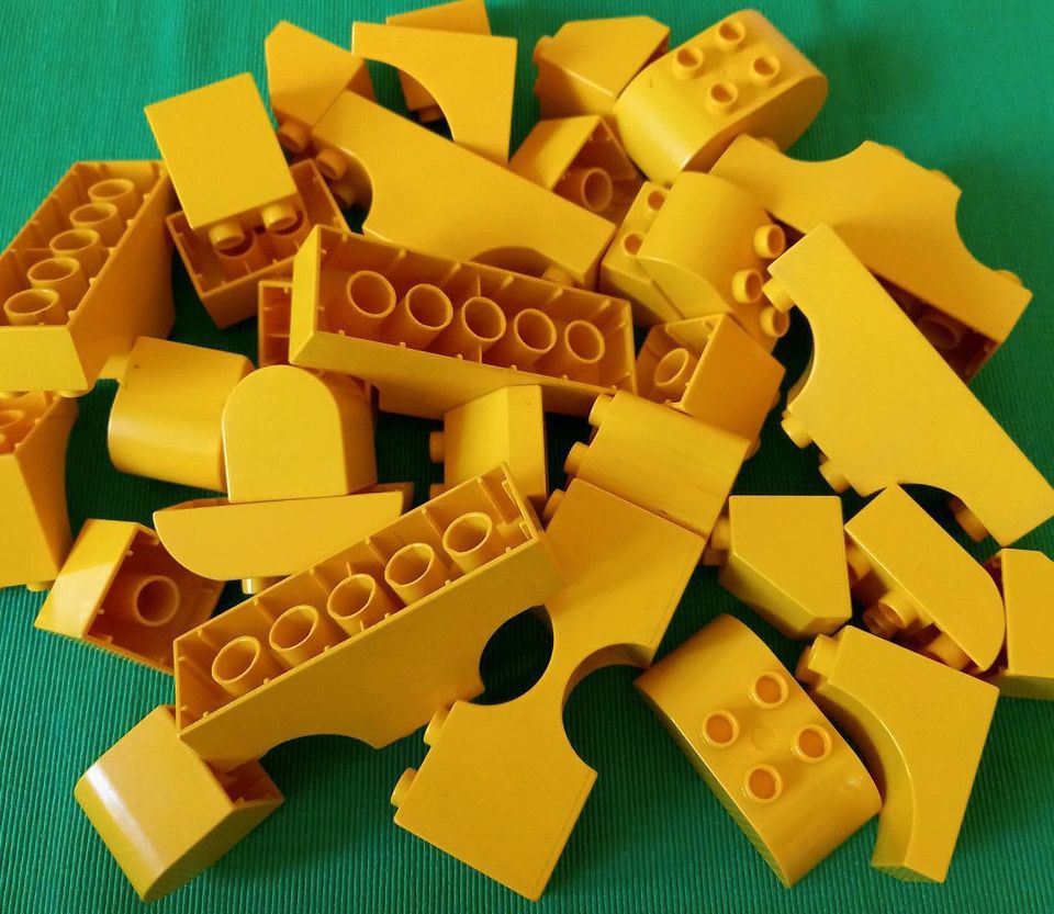 Lego-Duplo "Sortiment Sondersteine GELB 30teilig" in Hannover