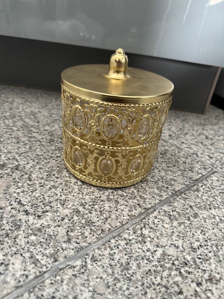 Dose Gold mit Deckel in Köln