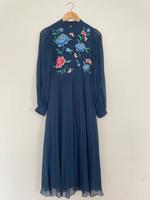 Asos Kleid mit Blumenstickerei Gröpelingen - Gröpelingen Vorschau