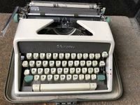 Olympia Schreibmaschine mit Koffer, vintage Nordrhein-Westfalen - Fröndenberg (Ruhr) Vorschau