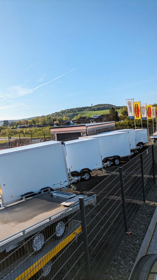 Saris Bagger/Maschinentransporter Magnum Explorer 3000 in Waldböckelheim