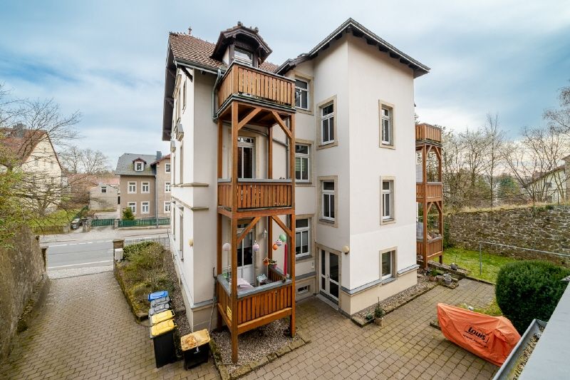 Charmantes Investment in DD-Bühlau. Tolle Altbauwohnung mit Balkon und Einbauküche. in Dresden