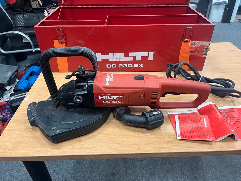 Hilti DC 230 Mauernutfräse mit Abzugshaube+Neue Diamantscheibe in Berlin