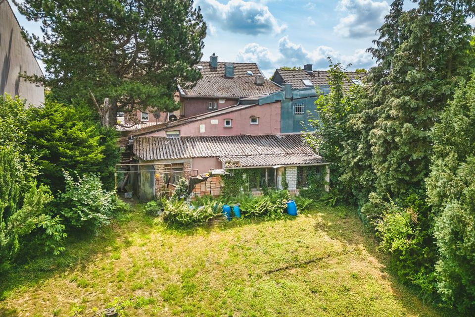 Einfamilienhaus mit zusätzlicher Baulücke und riesigem Grundstück in Morsbach in Würselen