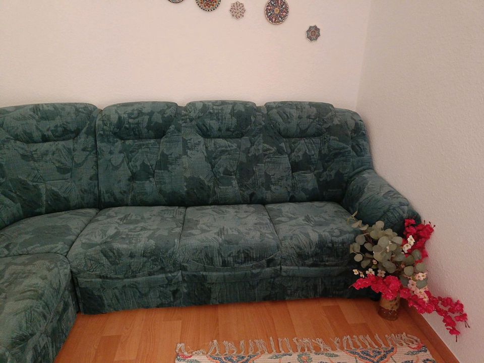 Sofa in L form mit Stauraum in Magdeburg