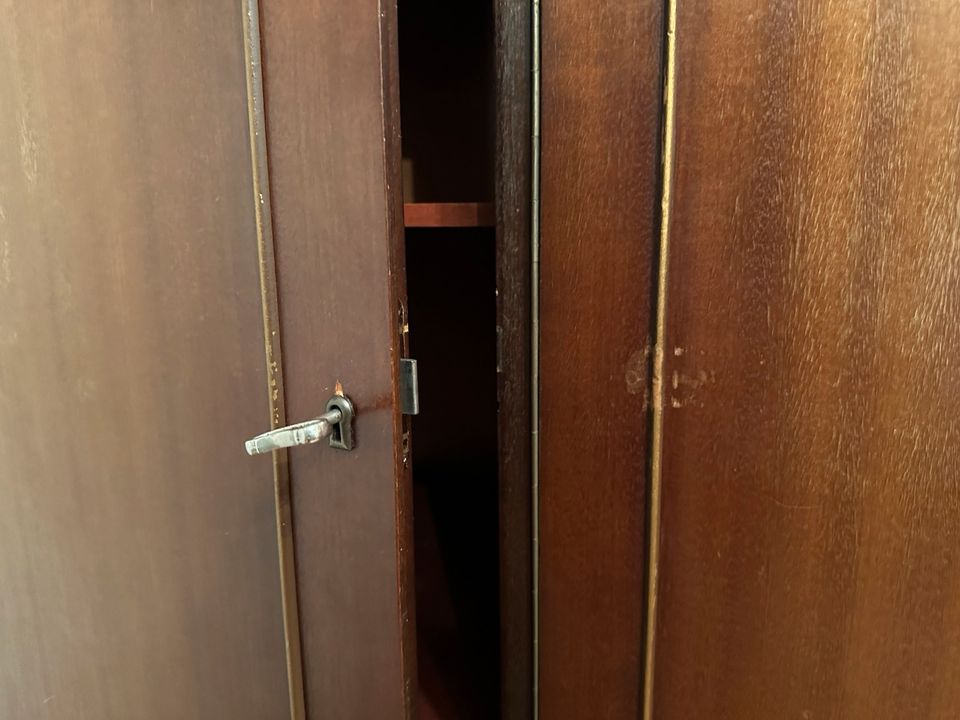 Midcentury Kleiderschrank Vintage Holz in Berlin