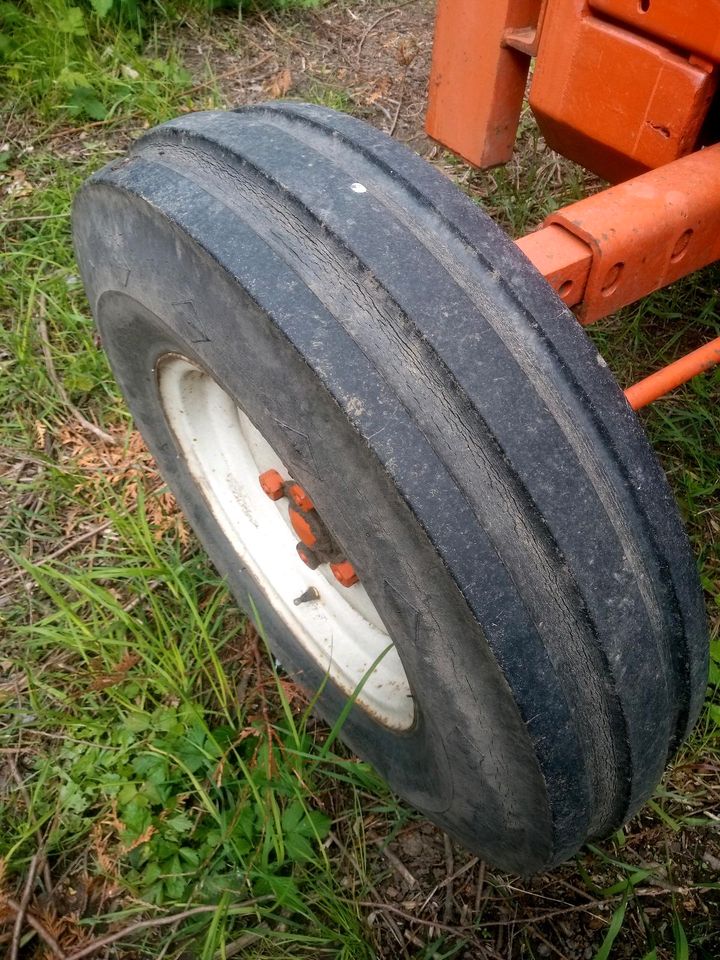 Renault Traktor 421M in Topzustand 1.hand in Grimma