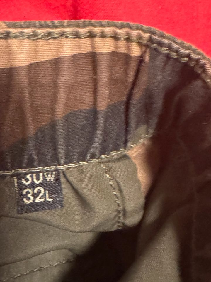 Camouflagehose/Superdry Größe 30Inch/Länge 32 in Duisburg