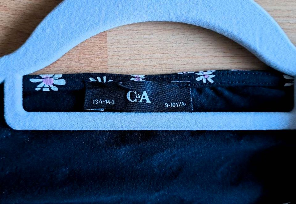 4x Sommerkleider  Gr.134/140 "H&M, C&A"  (je Kleid 4,-€,alle 14,- in Essen