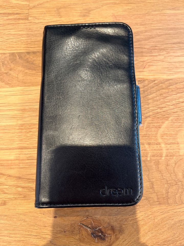 iPhone 13 Pro Max Brieftaschen-Etui / 2-in-1 in Eggstätt