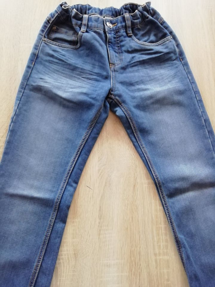 Jeans Jungen 158 + 164 blau, grau in Krayenberggemeinde