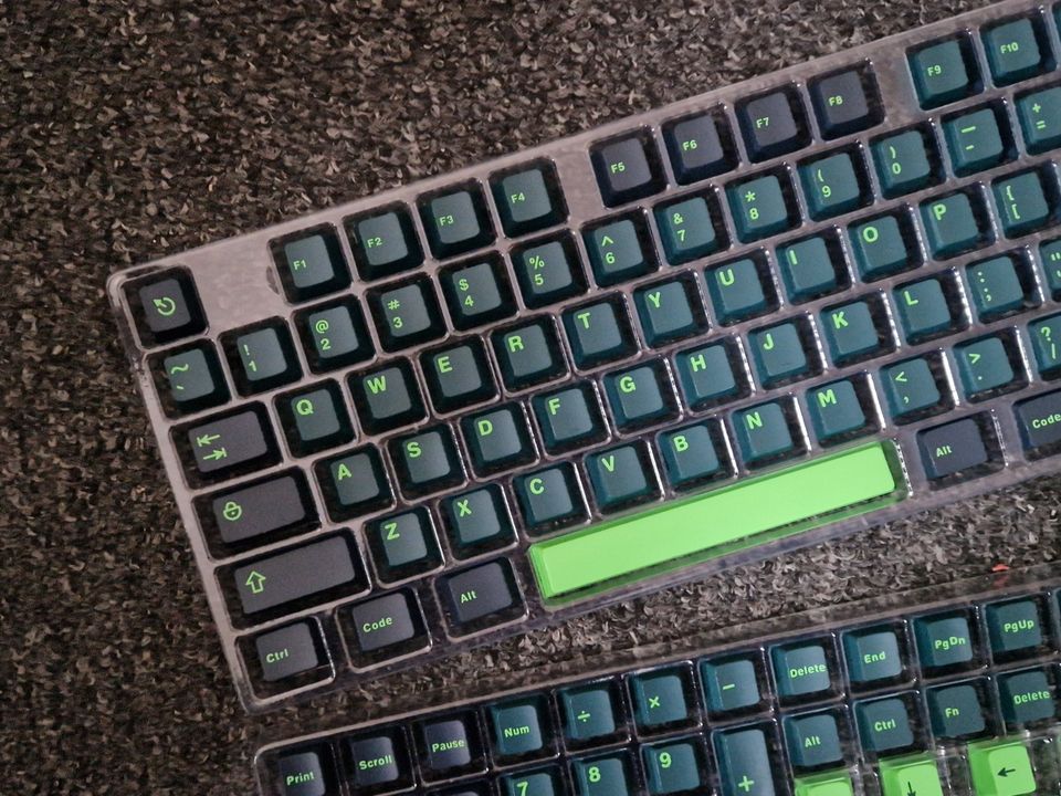 Keycaps Tastenkappen Mechanische Tastatur PBT GMK Wavez Klon in Düsseldorf