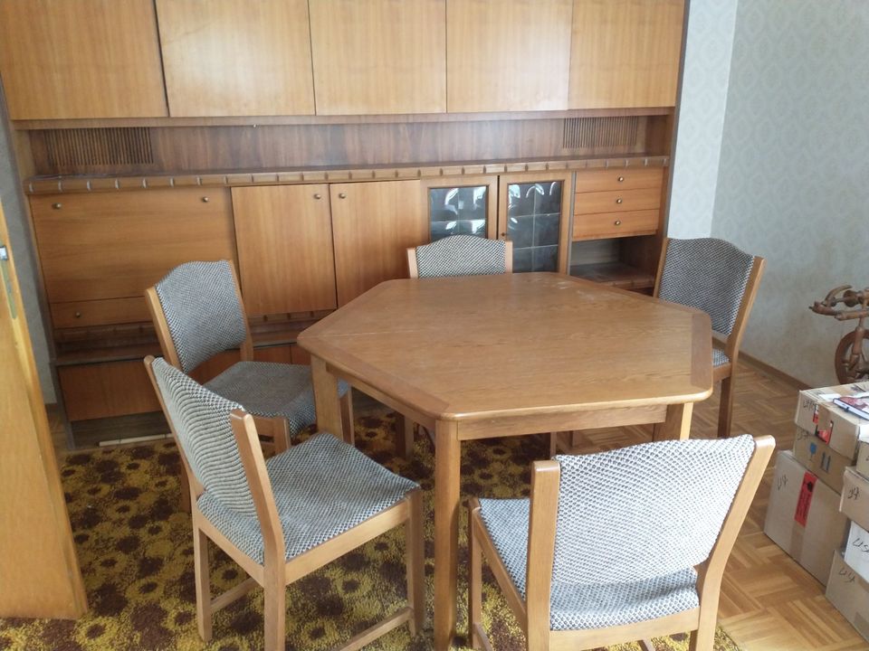 6-eckiger Tisch, Esstisch, Skattisch, Pokertisch + 6 Stühle in Panker
