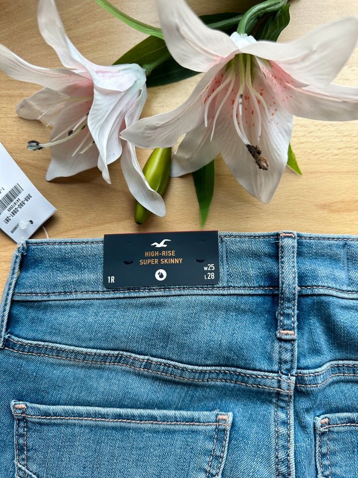 Hollister Jeans Hose NEU mit Etikett High rise super skinny XS in Göttingen