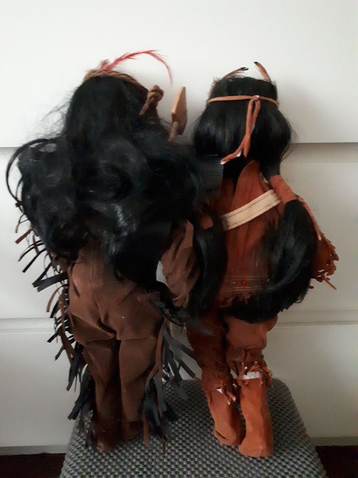 Porzellanpuppen/ Indianer- Pärchen in Andernach