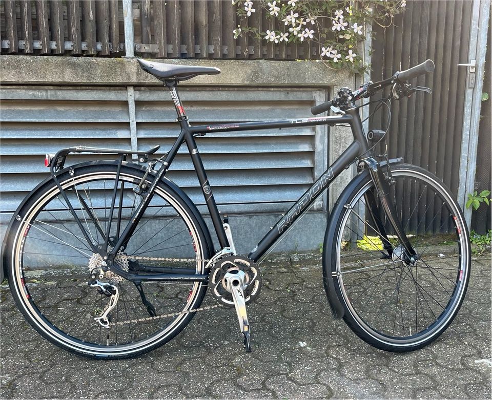 Leichtes Trekkingrad, Tourenrad Radon TLS in Düsseldorf