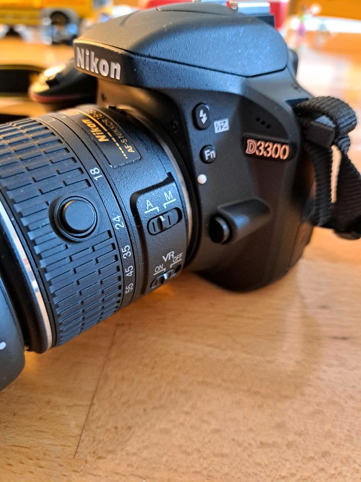 Nikon D3300 mit AS-F Nikkor 18-55mm sowie Tasche und Ladegerät in Herrieden